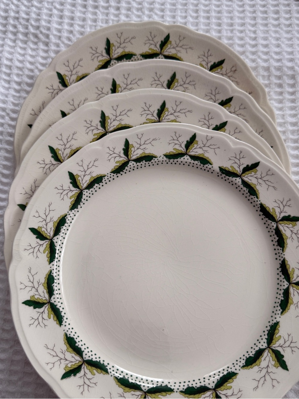 Knowles Leaf Dance Dinner plates vintage set of 4